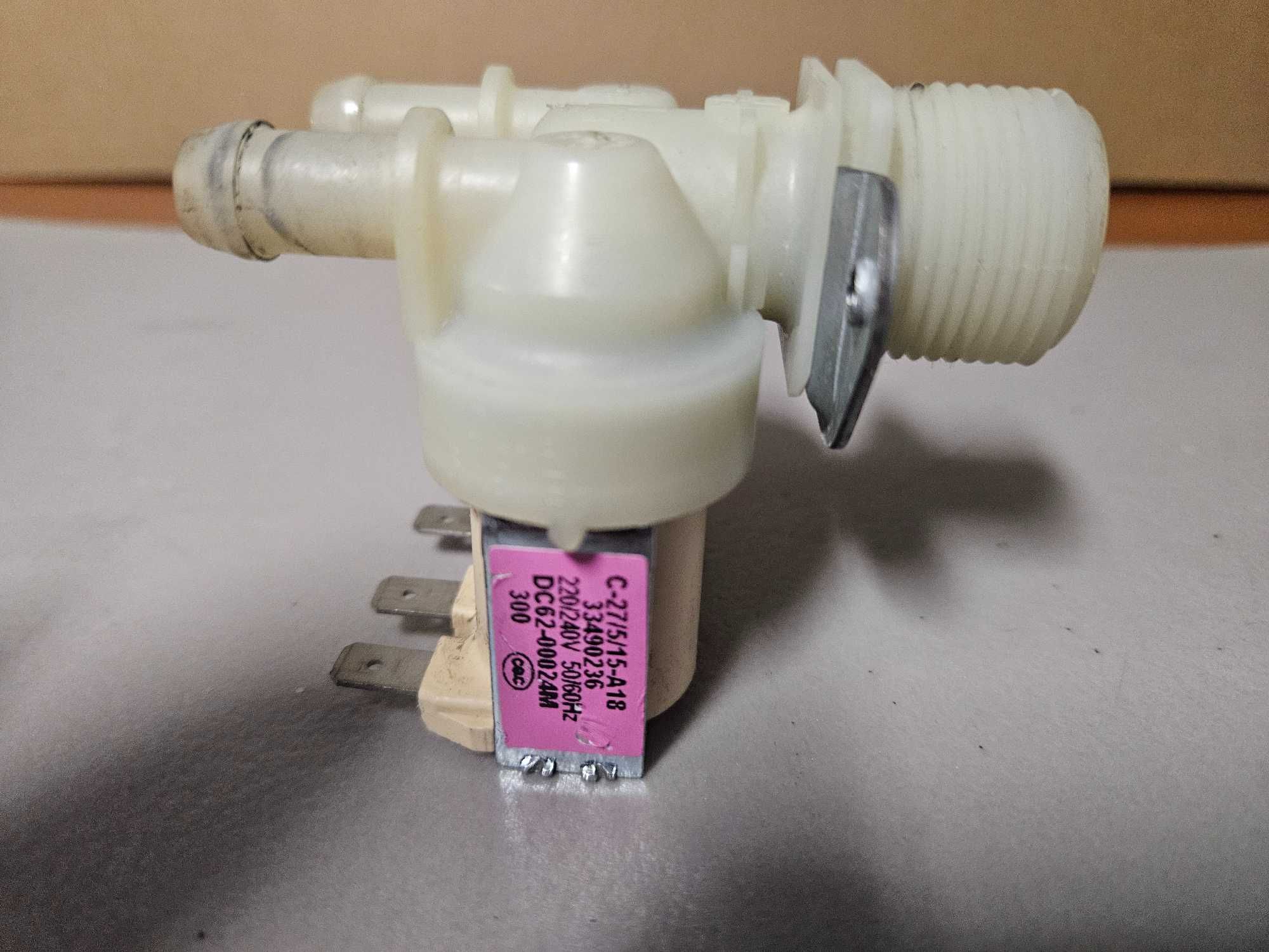 Elektrozawór pralki Samsung Eco Bubble 7 kg / WF70F5E0W2W