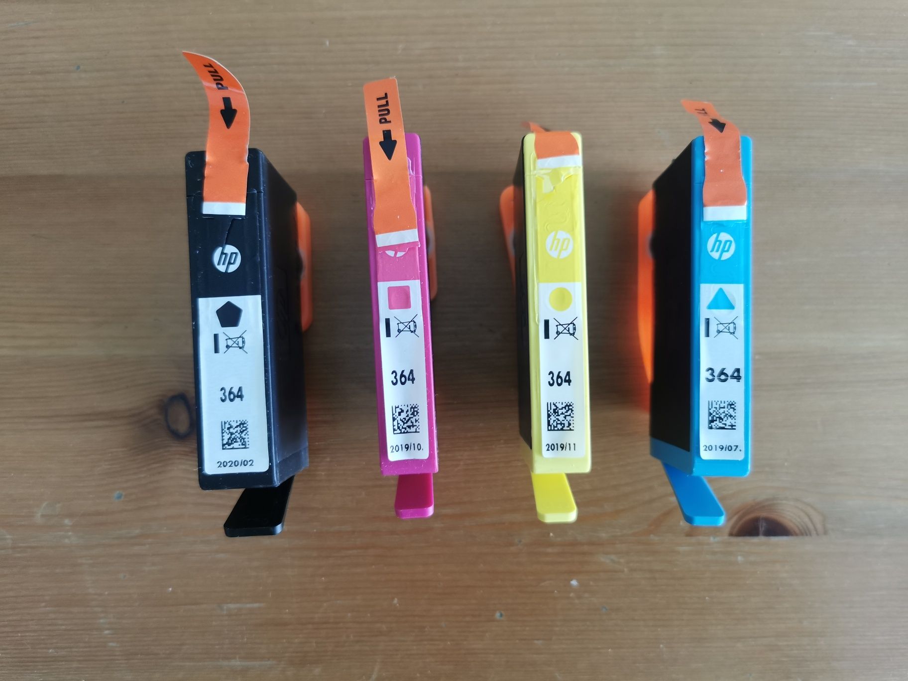 Zestaw oryginalnych tuszów HP 364 – nowy, nieużywany (CMYK)