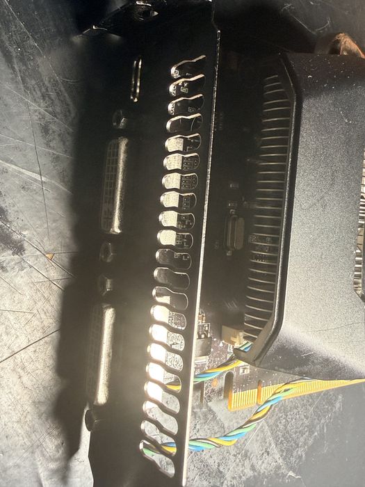 Видеокарта ASUS ENGTX550 Ti DC TOP/DI/1GD5.