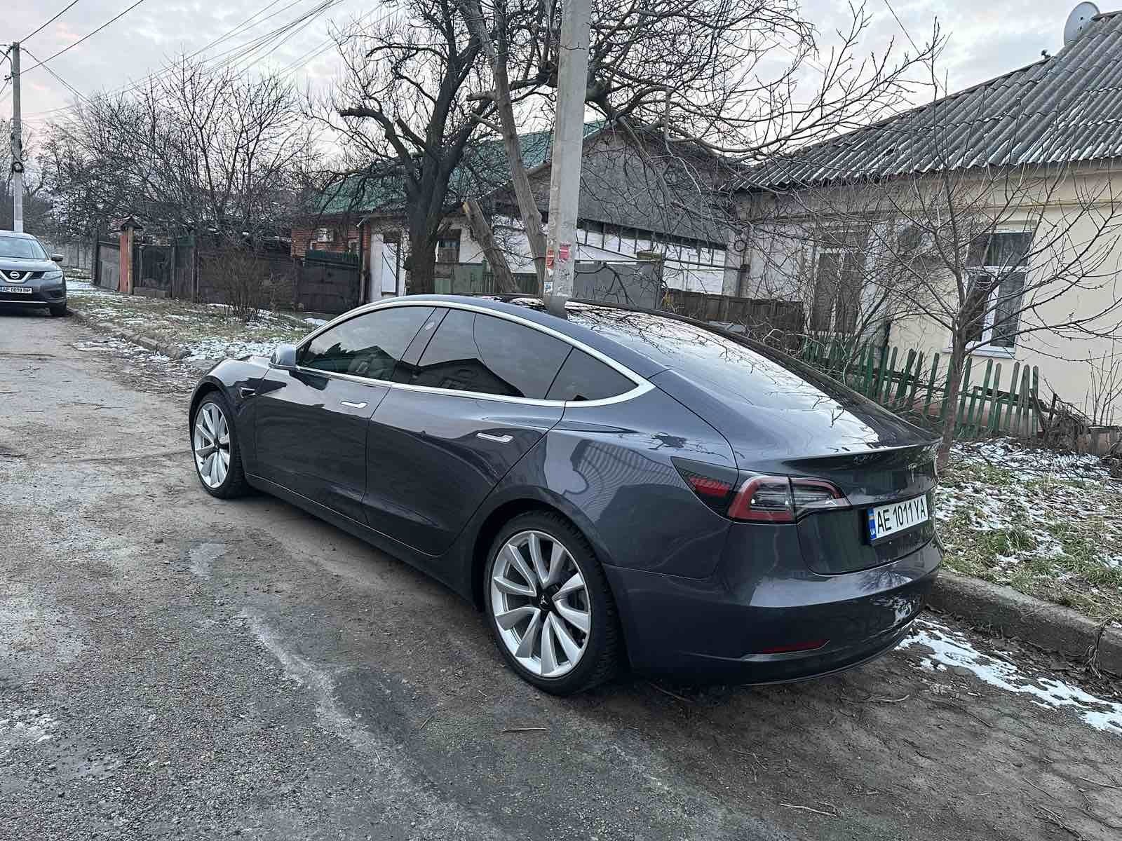 Tesla model 3.  2018 р