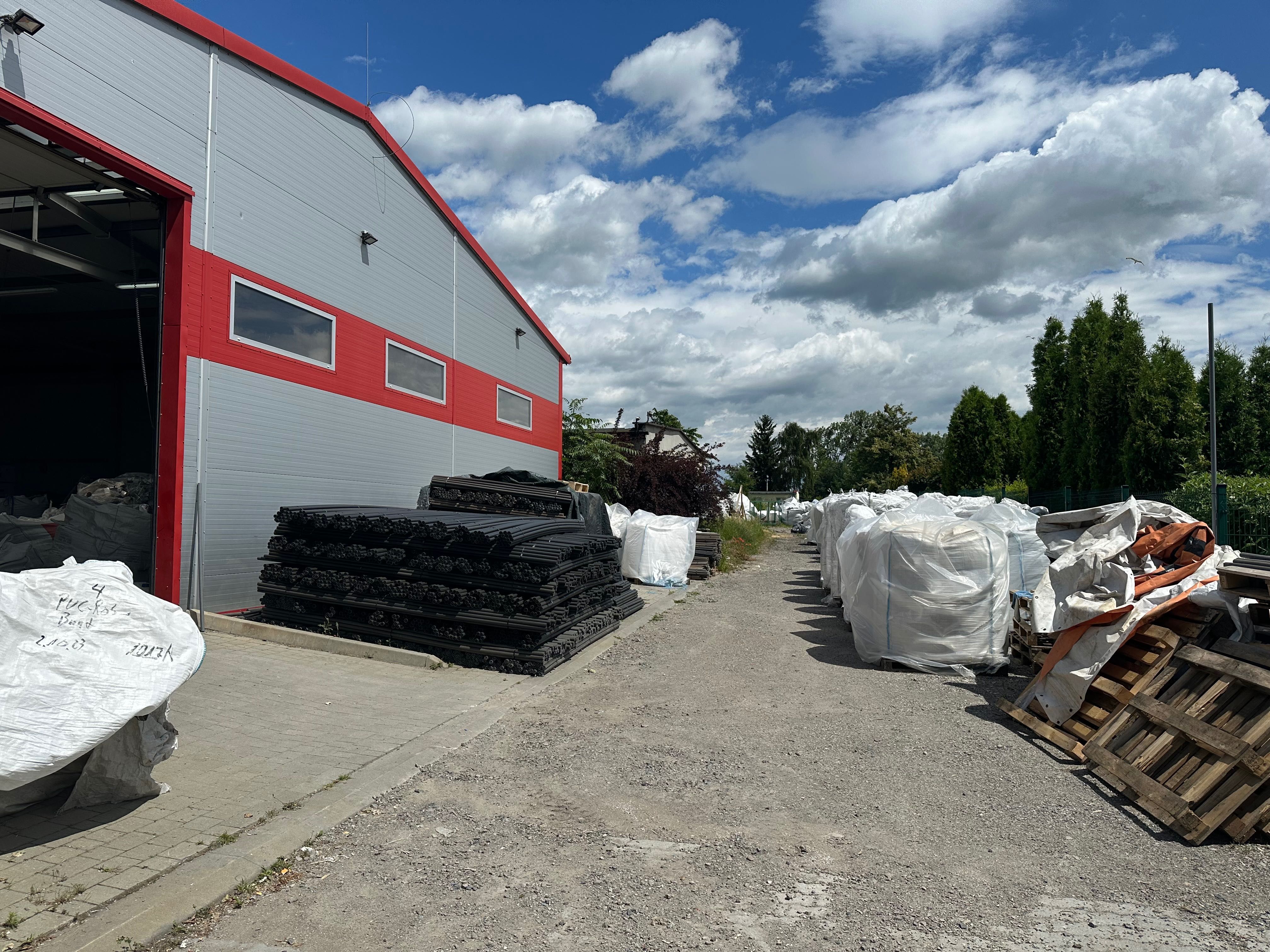 Wynajem Hala 320 m2+biura i inne 700m2 STREFA TSSE Wolne od 1.10.2025r