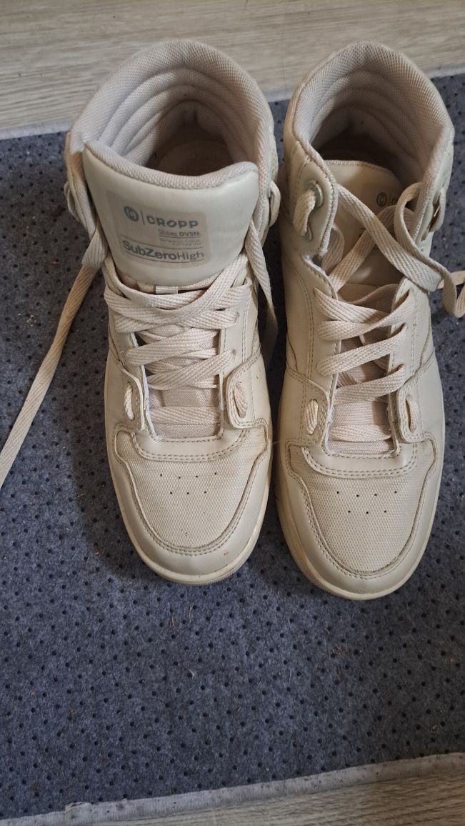 Sprzedam adidasy cropp