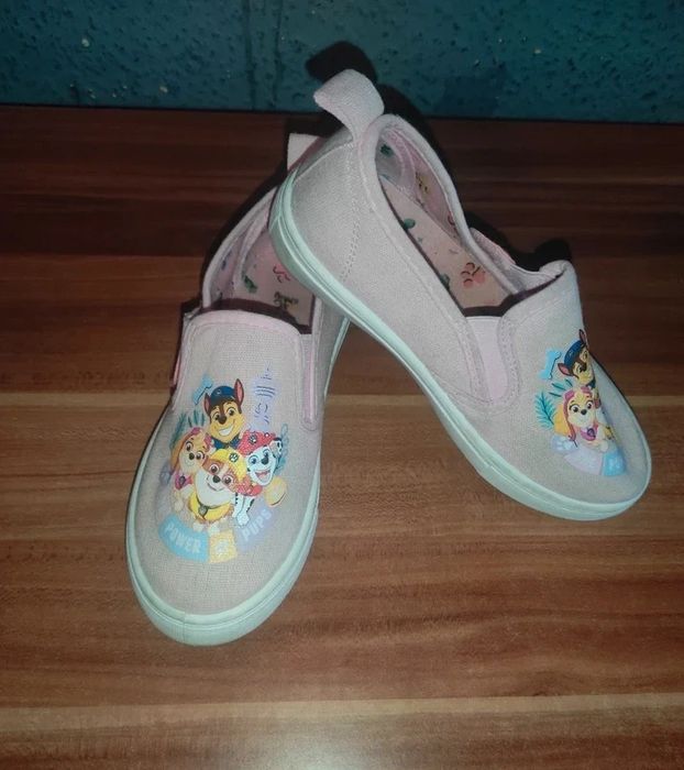 Półbuty wsuwane dla dziewczynki, r 29, 18,5 cm. Kapcie dla dziewczynek