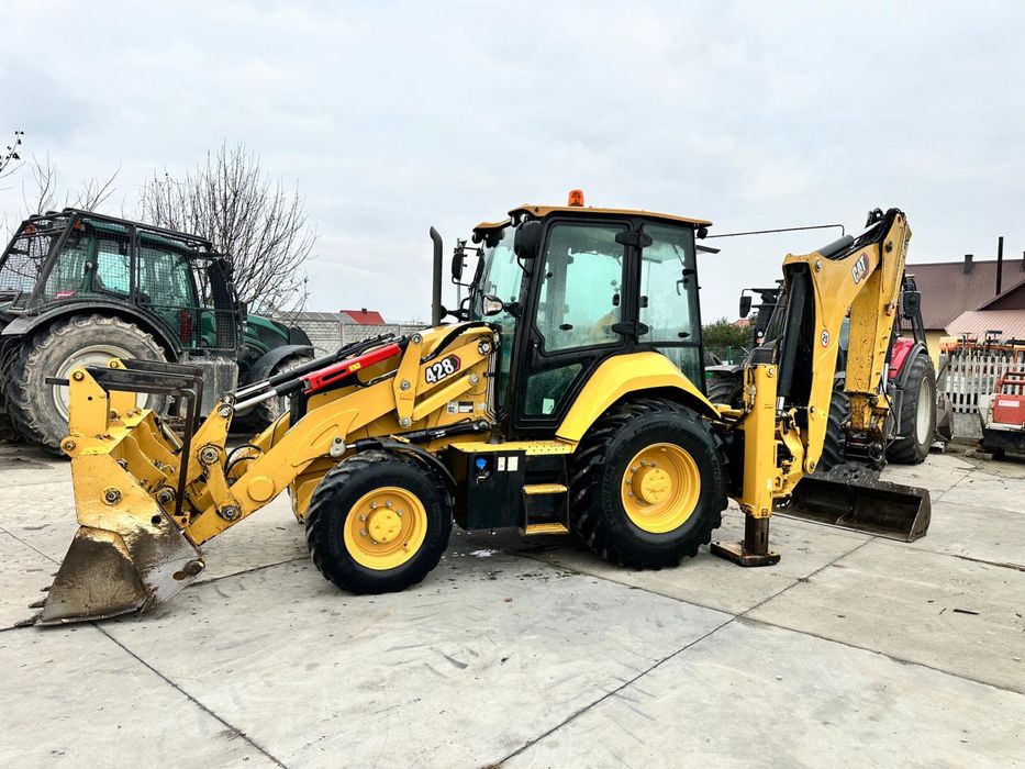 Koparko-ładowarka  2021 r CAT 428 NEXT GEN STAGE V