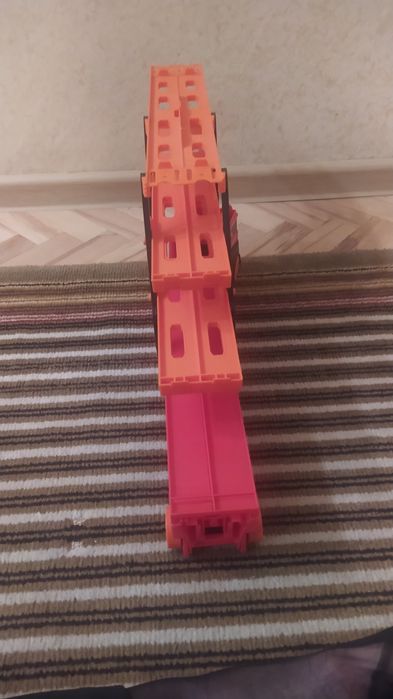 Hot Wheels duży transportowiec laweta samochód na 50 aut