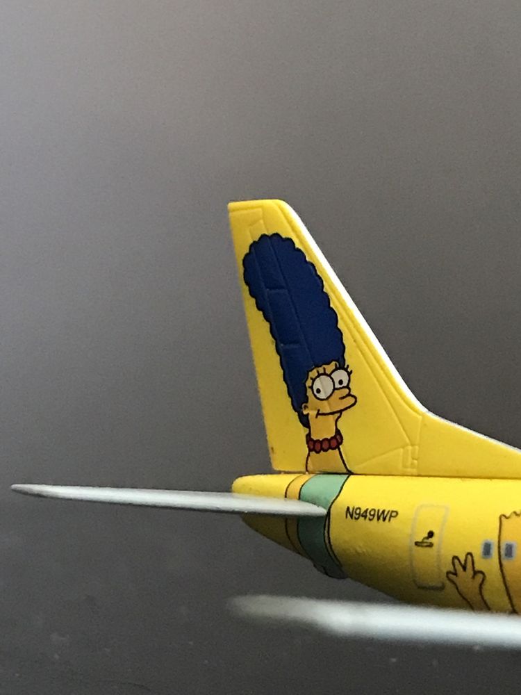Avião Boeing 737-300 Western Pacific - Livery dos Simpsons