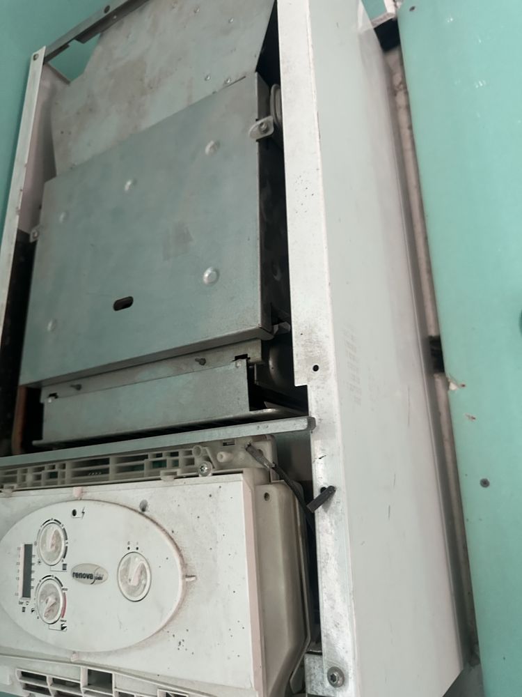 Двухконтурный дымоходный газовый котел renova star 24 kWt.наложка!!