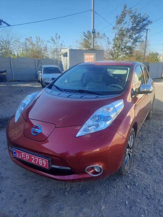 NISSAN LEAF 2012 рік