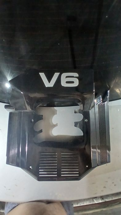 Кришка мотора ауді а6 с4 2,6