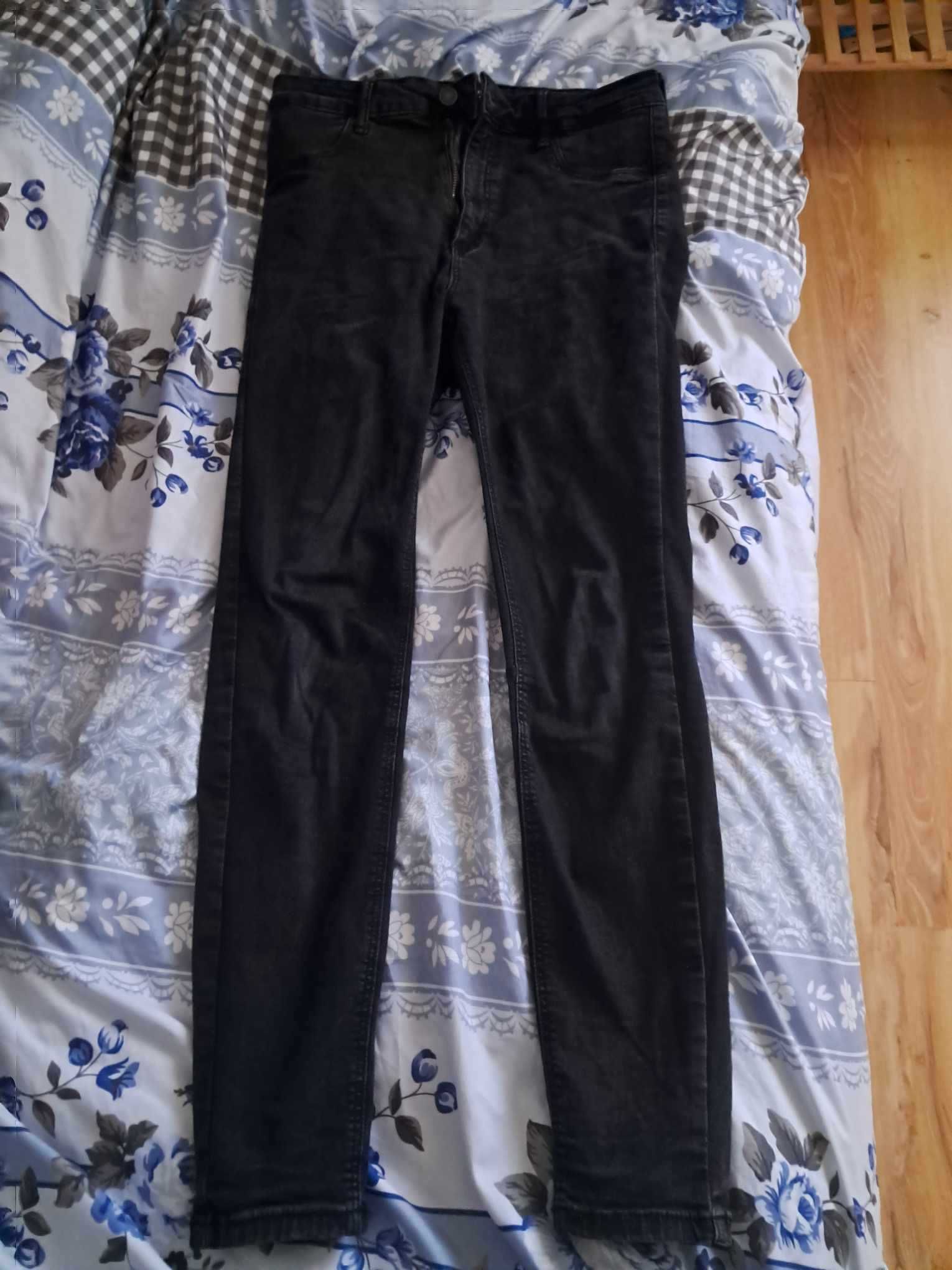 Spodnie jeans czarne reserved