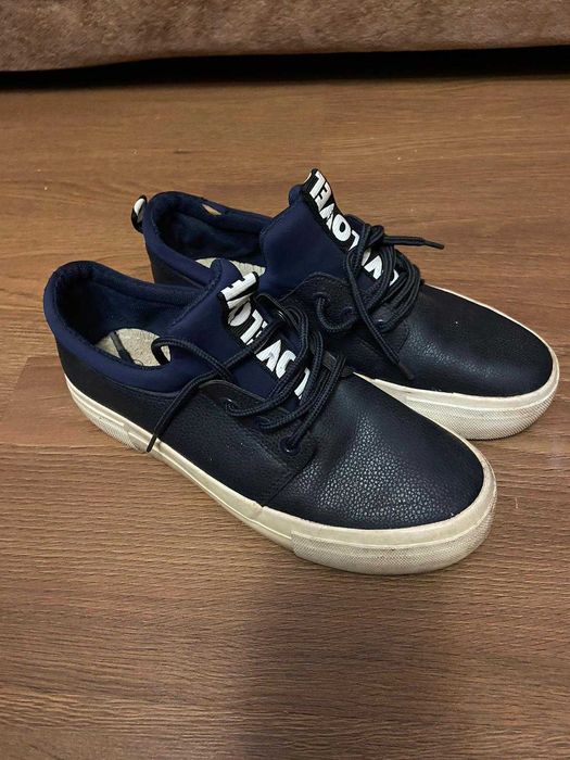 Шкір'яні класичні кросівки  р.37 відмінний стан