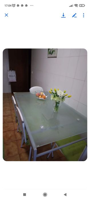 Mesa de cozinha sem cadeiras