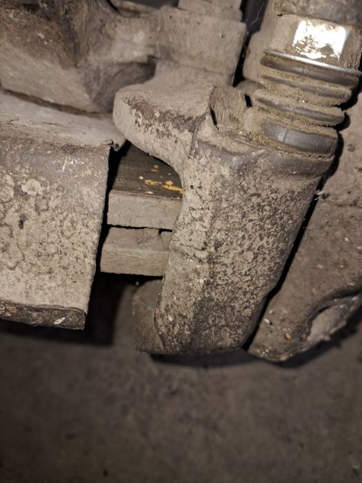 Цапца,Поворотний кулак Nissan Terrano 2 2,7 3.0,Розборка,шрот,запчасті