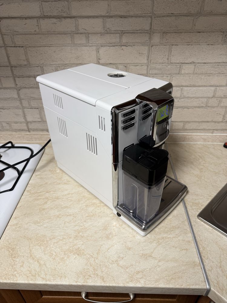 Кофемашина Philips  Saeco EP5361 series