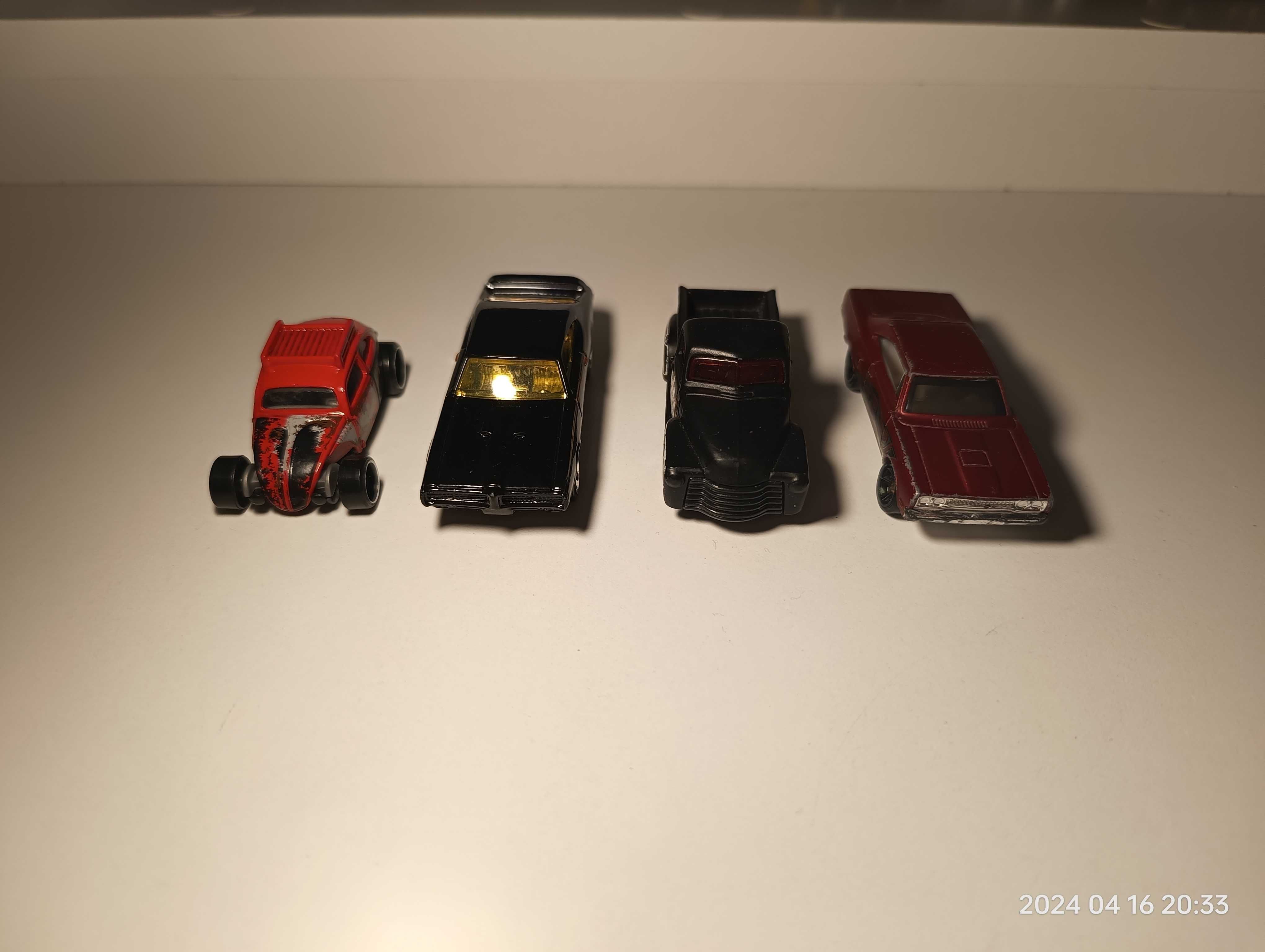 Autka Hot Wheels zestaw 4 szt. klasyki i muscles car's