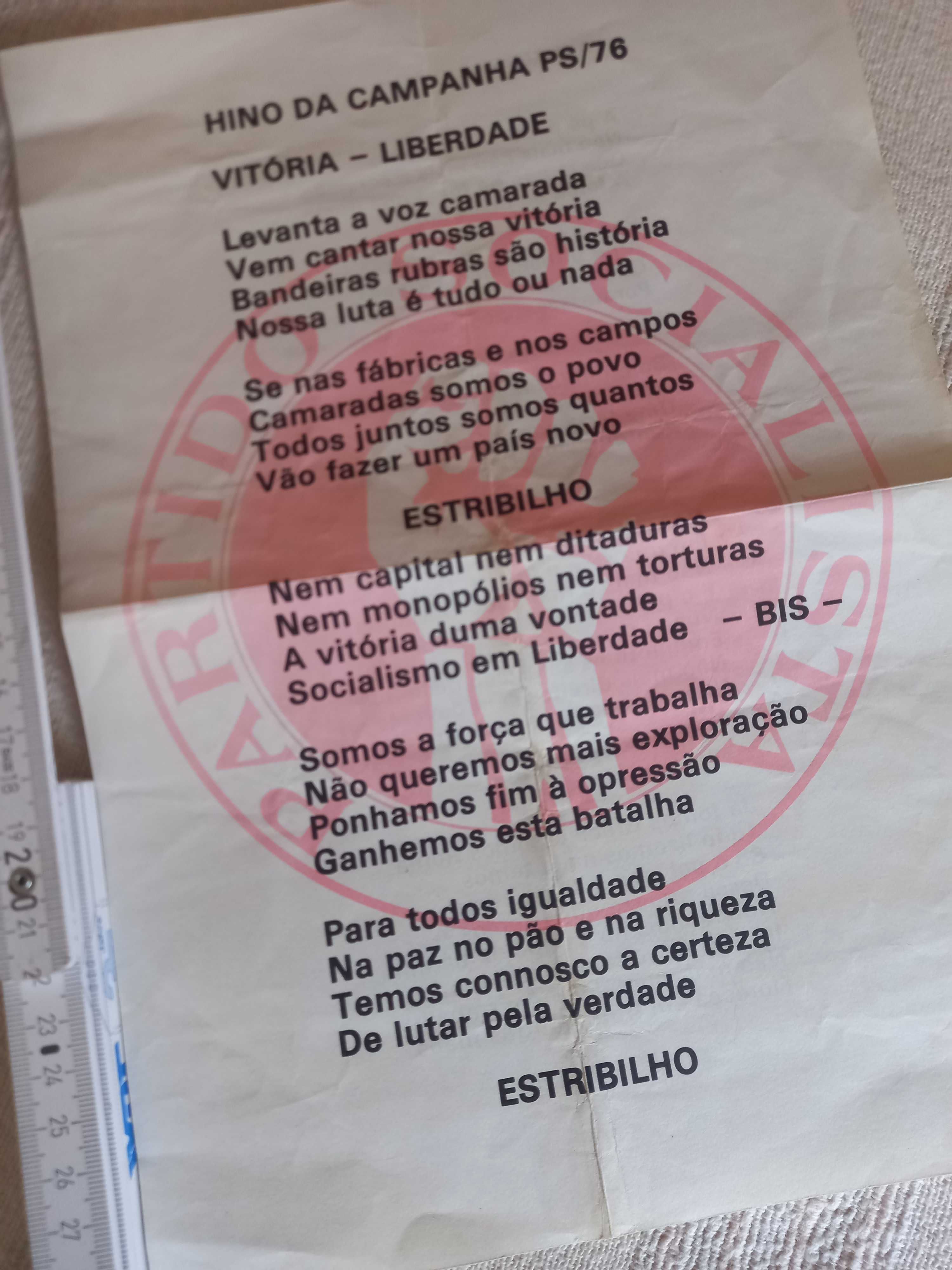 Folheto com hino de campanha de 76 do PS e A Internacional