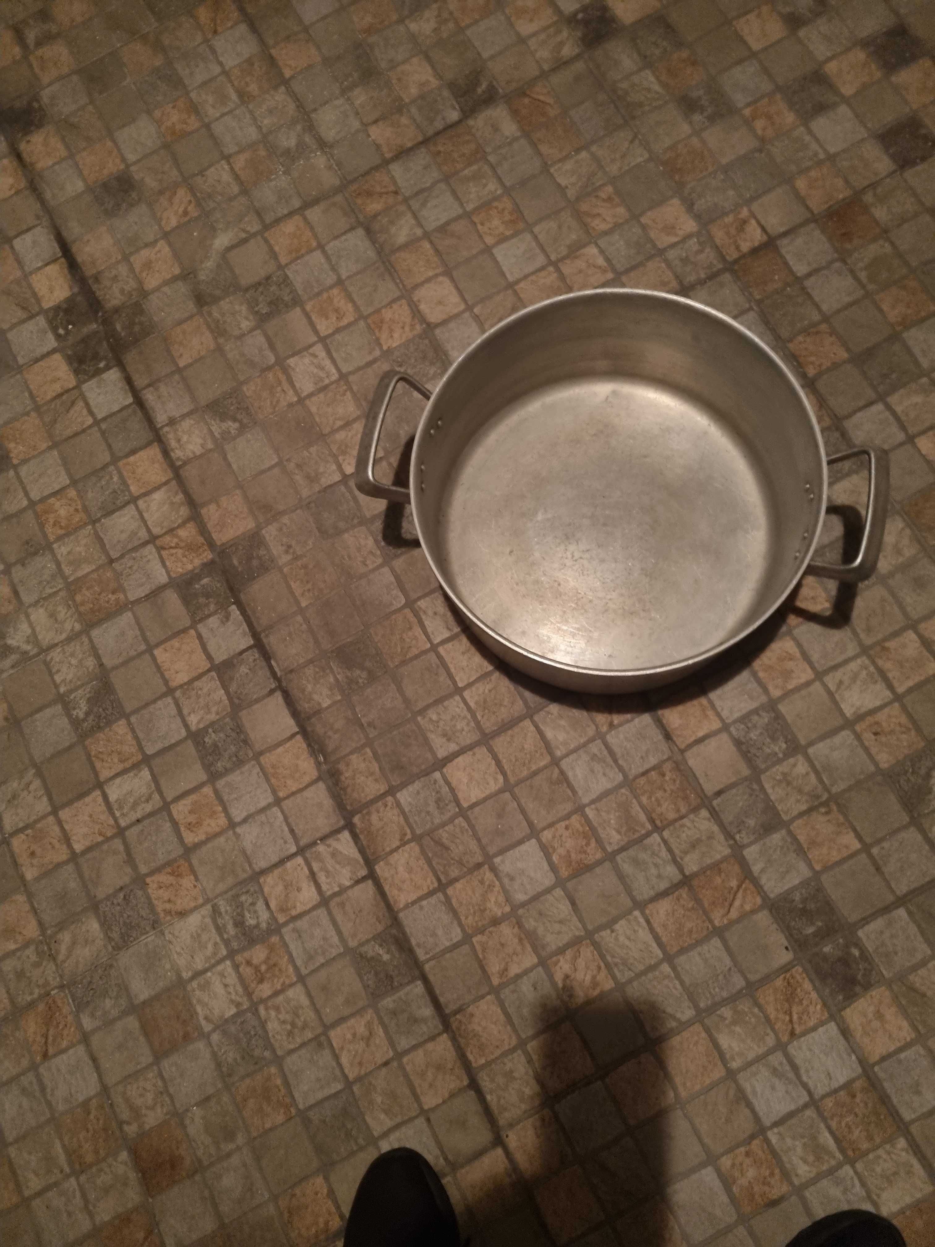 Vende se  3 tachos aluminio