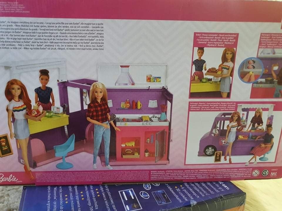 Camper BARBIE fresh food truck.