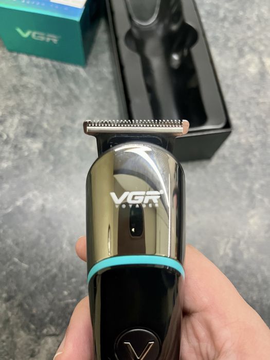 Машинка тример для стрижки волосся, триммер. Мужская. Чоловіча.