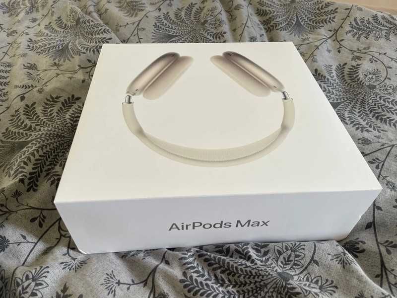 Apple AirPods Max Headphones Starlight