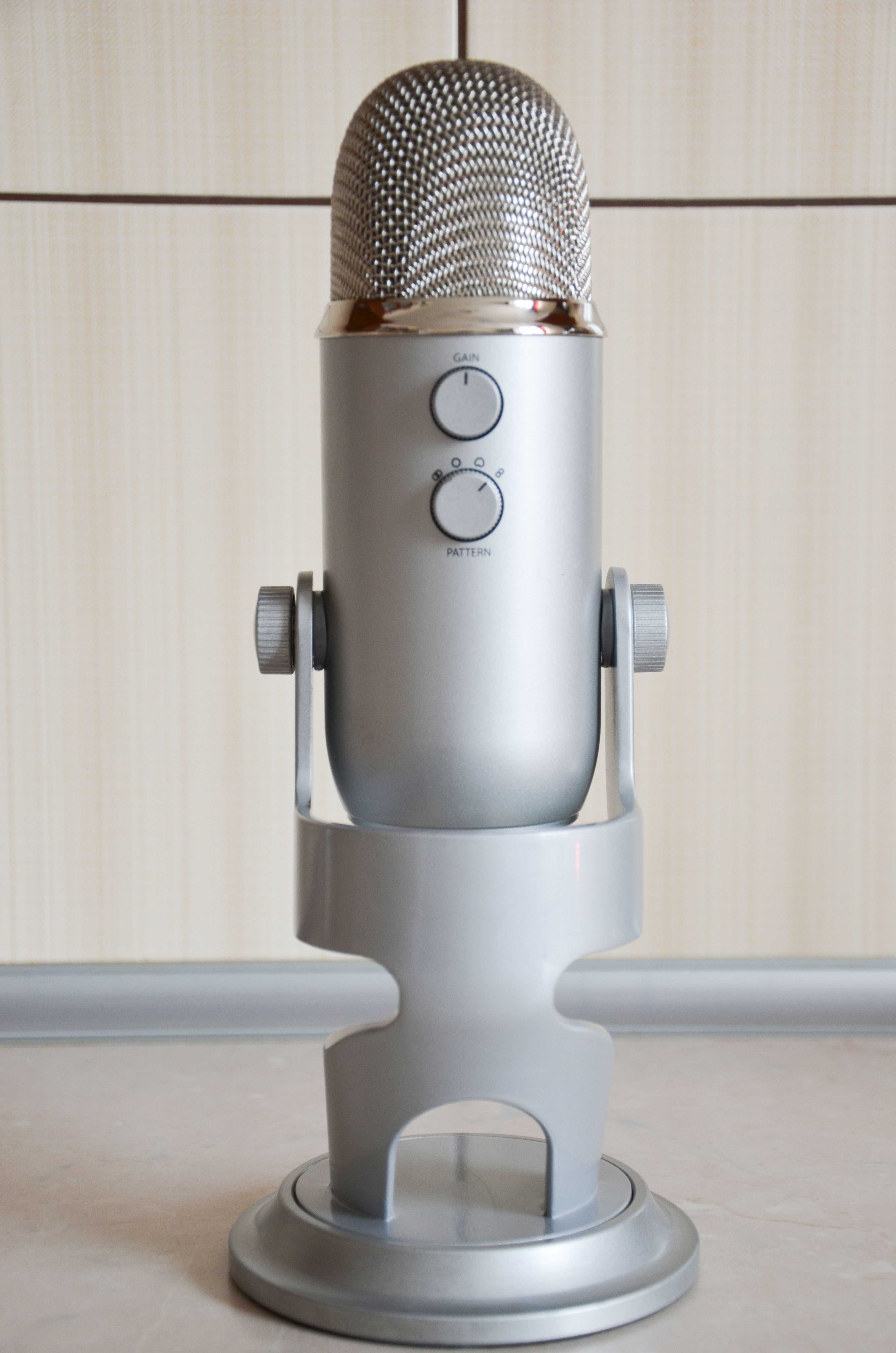 Микрофон Blue Microphones Yeti Silver