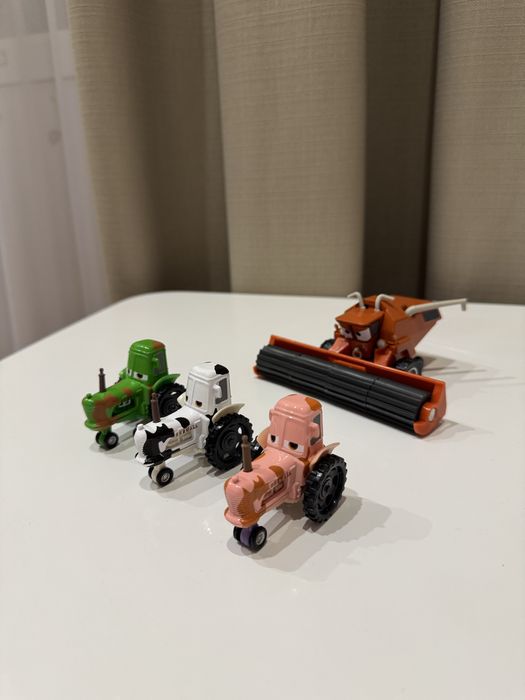 Набір Комбайн Валера Френк та трактори-корови Тачки Cars Валєра