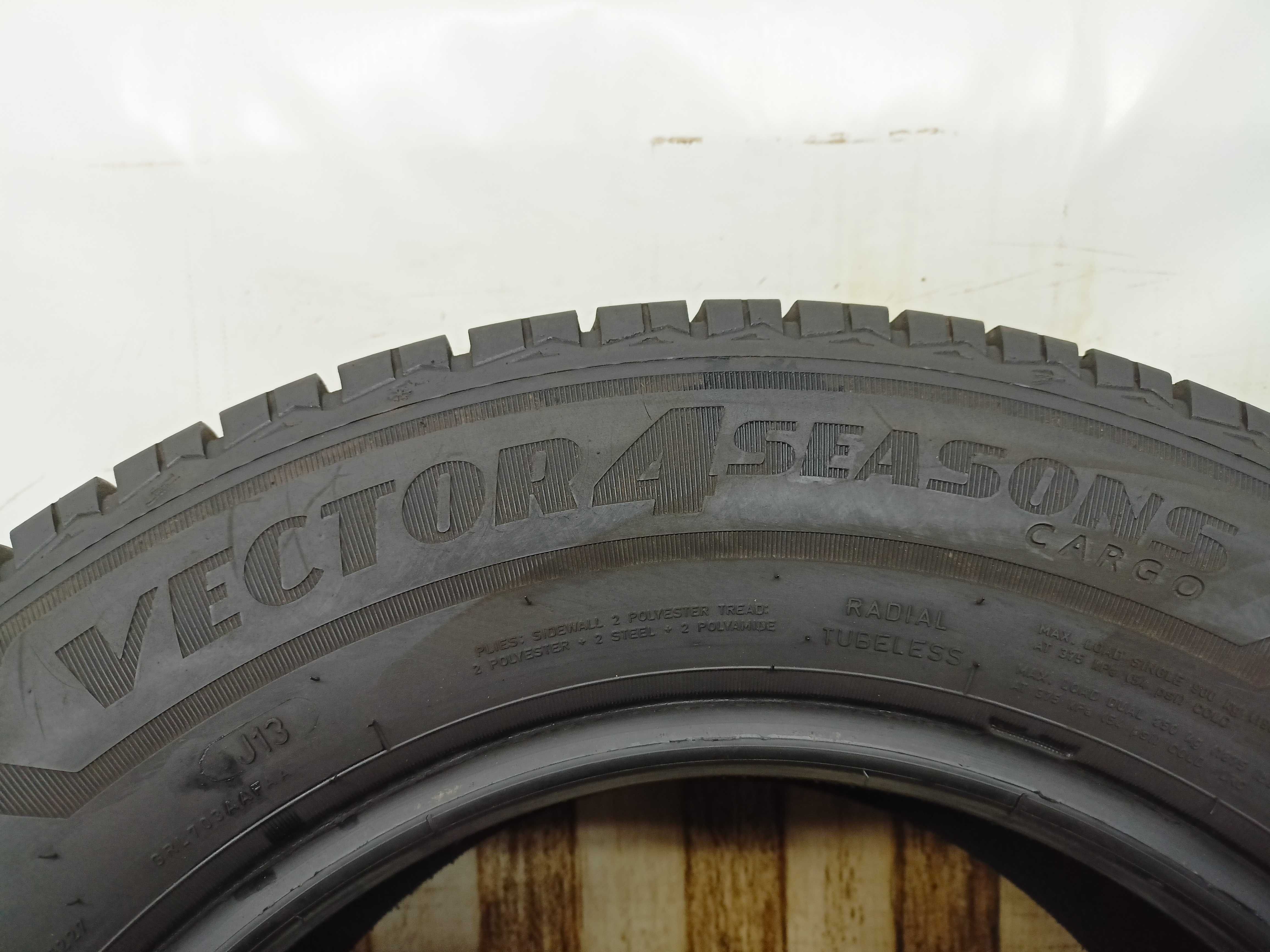 Goodyear Vector4Season 215/65/15C 2020r. 104/102T 8,2mm (1880)