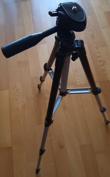 Tripé novo, 105 cms altura