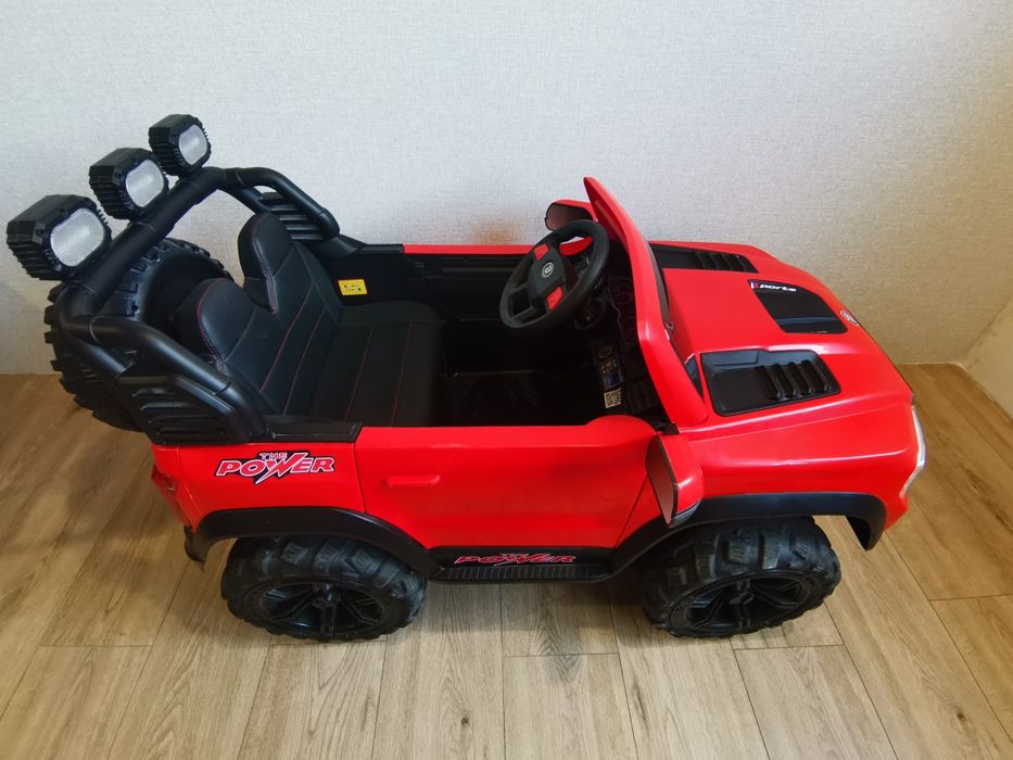 Електромобіль дитячий