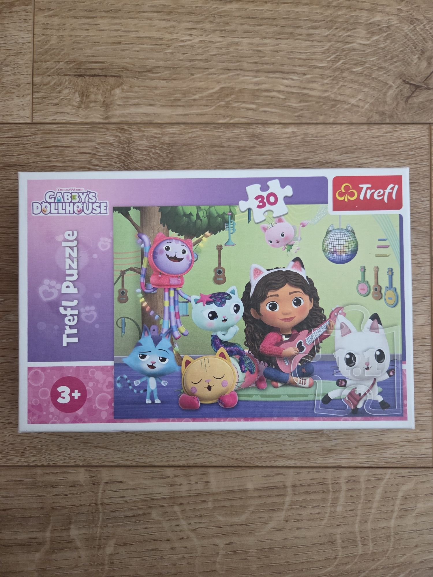 3 x puzzle 30 elementów, Myszka Minnie i Koci domek Gabi