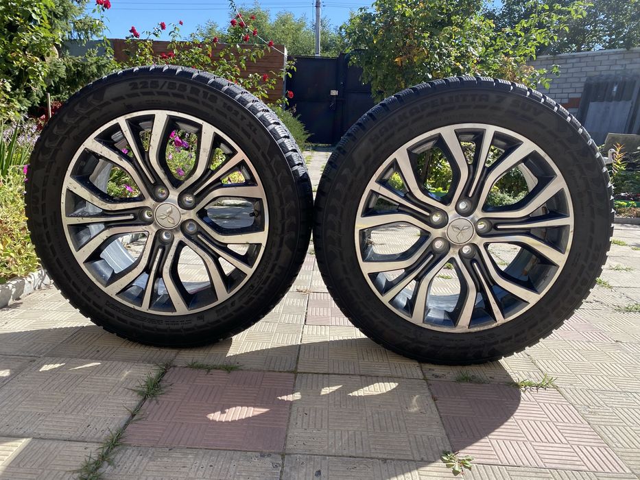 Продам шини+ диски R-18 Mitsubisi ASX