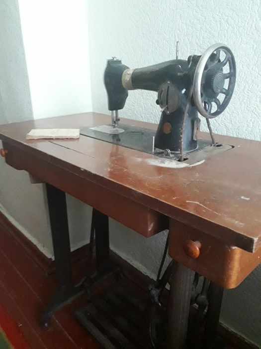 Прода швейну машинку