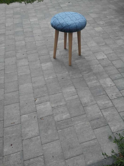 Taboret tapicerowany