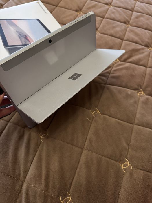 Планшет Microsoft Surface Go 2 з клавіатурою