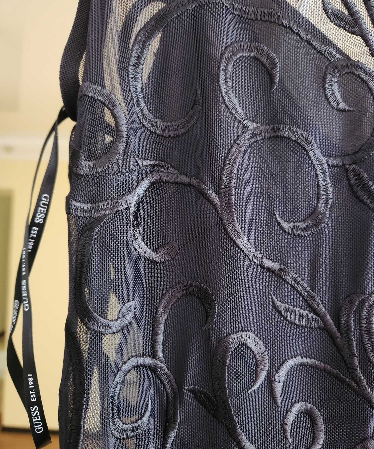 Плаття GUESS, USA чорне з кружевними квітами , розмір 4 (S-M)