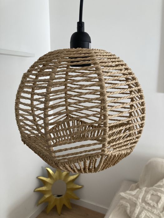 Candeeiro da loja do Gato Preto e candeeiro de teto da Homa