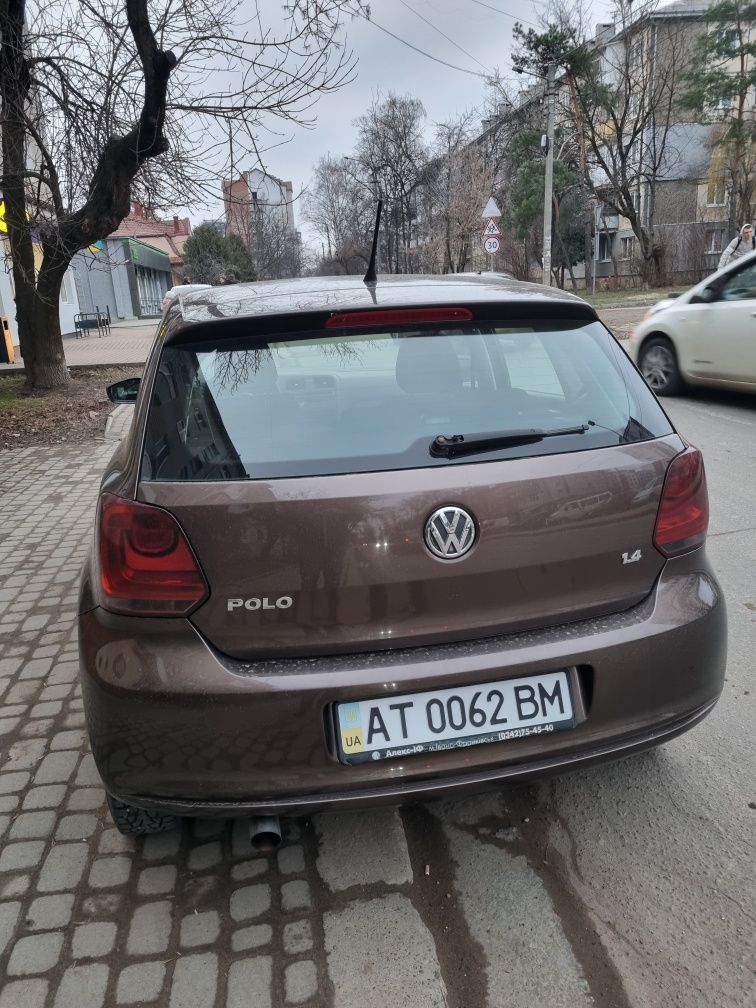 Volkswagen polo 1.4 автомат 2014