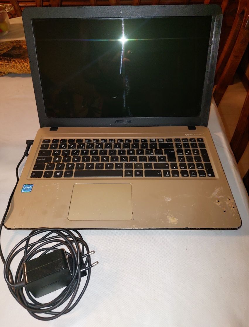 Portátil Asus X540SA - usado