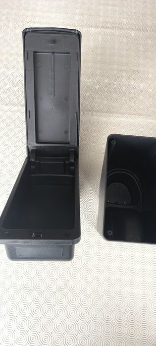 Apoio braço central carro