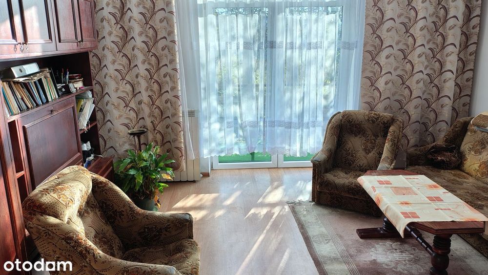 Sprzedam duże, przestronne, bezczynszowe, 2 poziomowe mieszkanie.