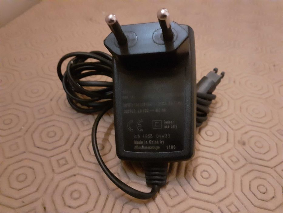 Sony Ericsson Phones, Carregador e Carregador de isqueiro