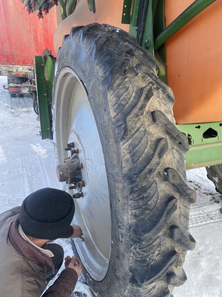 Шины на опрыскиватель 270/95 R48