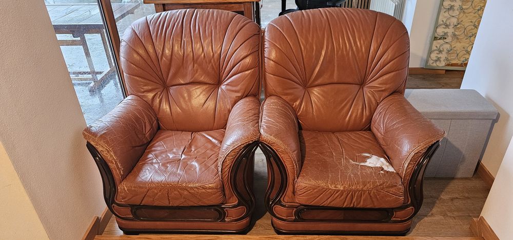 Poltronas usadas em pele