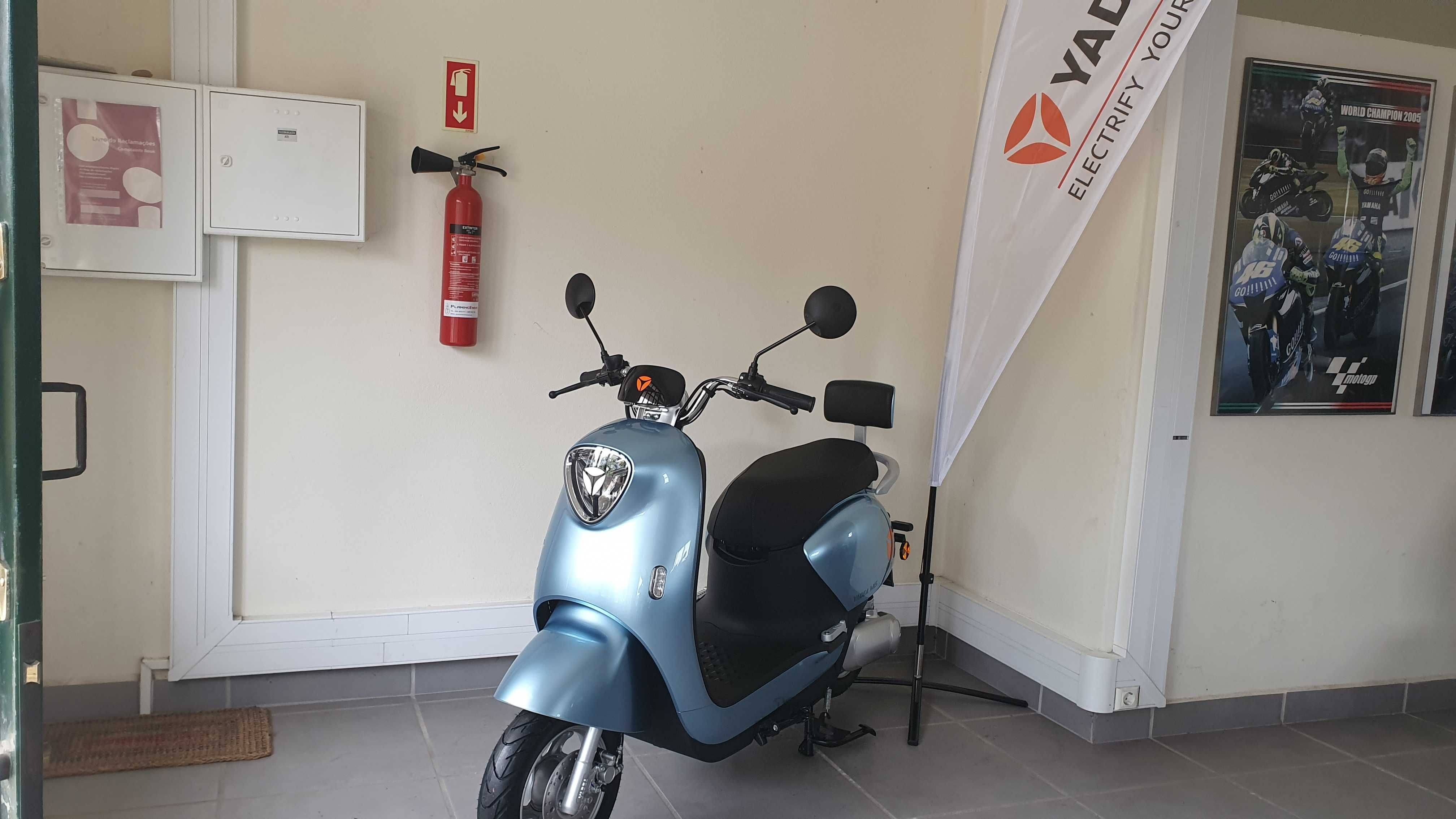 Yadea M6 Scooter Eléctrica 2.100W