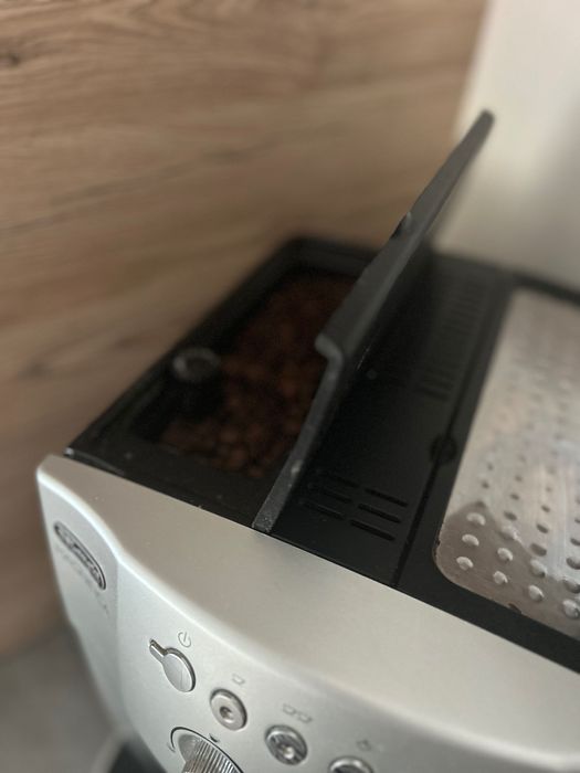 Ekspres ciśnieniowy Delonghi Magnifica