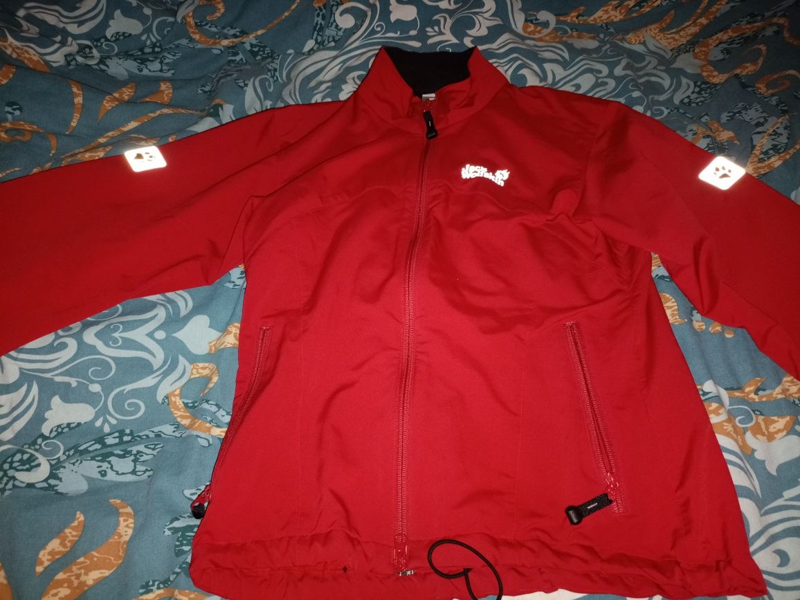 Продаю Jack Wolfskin в хорошем состояние фурнитуры ykk