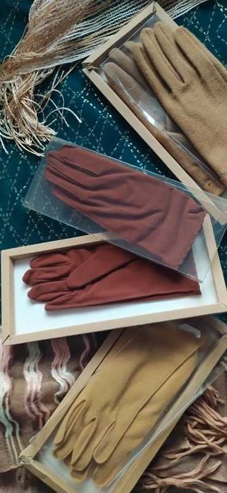 Piękne czekoladowe rękawiczki w rozmiarze uniwersalnym