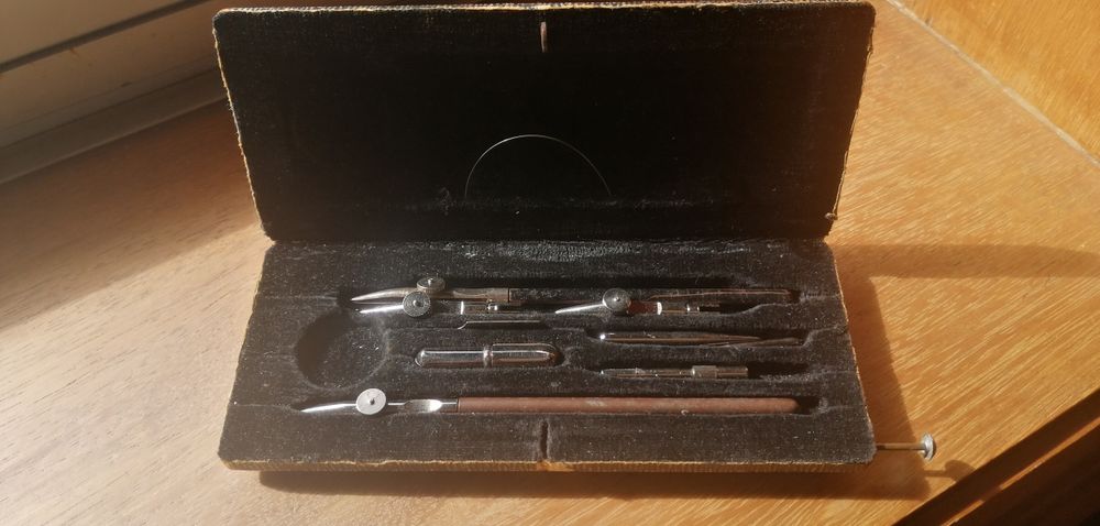 Estojos desenho antigos