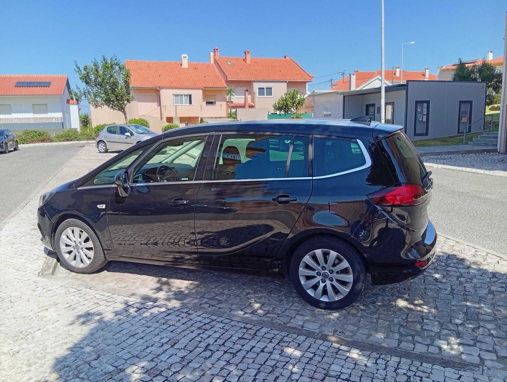 Zafira 2018 7 Lugares • Espaçosa, Confortável e Fiável