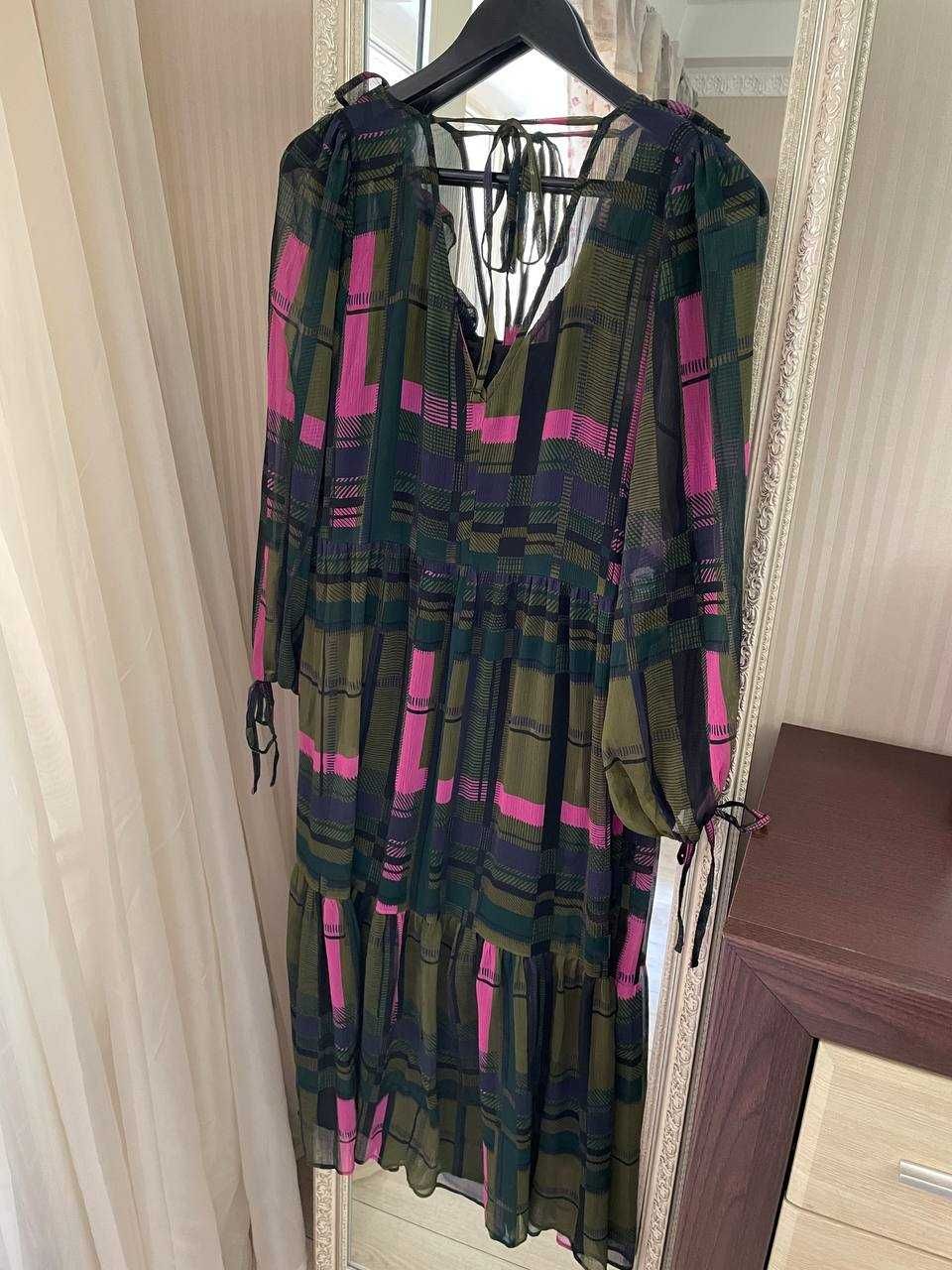 Новое платье Topshop с бирками длинное, зеленое хаки